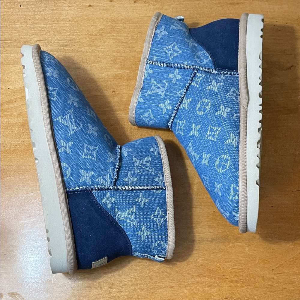 UGG Blue Denim Logo Pattern Shearling-Lined Winte… - image 7